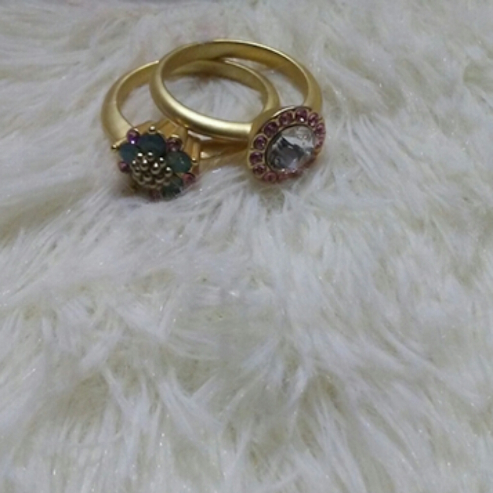 Simple Round 14K Gold Plated and Swarovski Crystal Ring - Size 7 - Picture 3 of 3